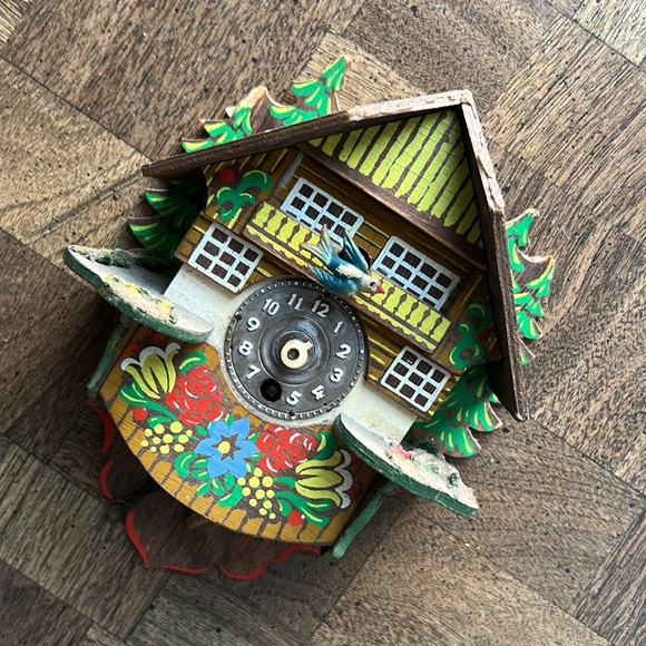 Vintage Small Cuckoo Clock from Germany Wood Clock Hand Painted - Needs Repair - Picture 2 of 16